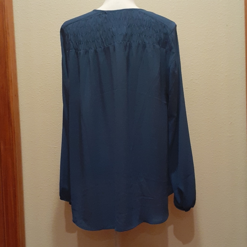 Blue Blouse - Picture 2 of 4